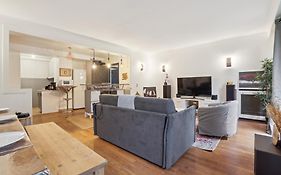 Chic And Spacious Apartement With Piano And Terrace